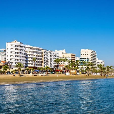 Sandy Bottoms Beach Apartment Ларнака Екстер'єр фото