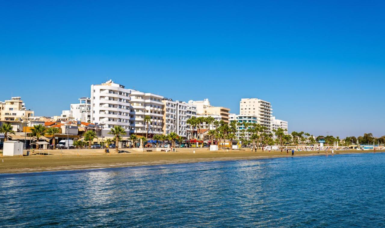 Sandy Bottoms Beach Apartment Ларнака Екстер'єр фото